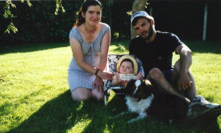 Ma mère, moi, Sid (le chien) et mon père!